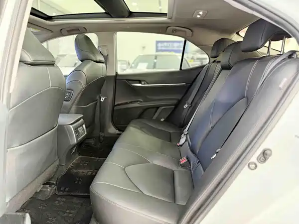 Toyota Camry 2019