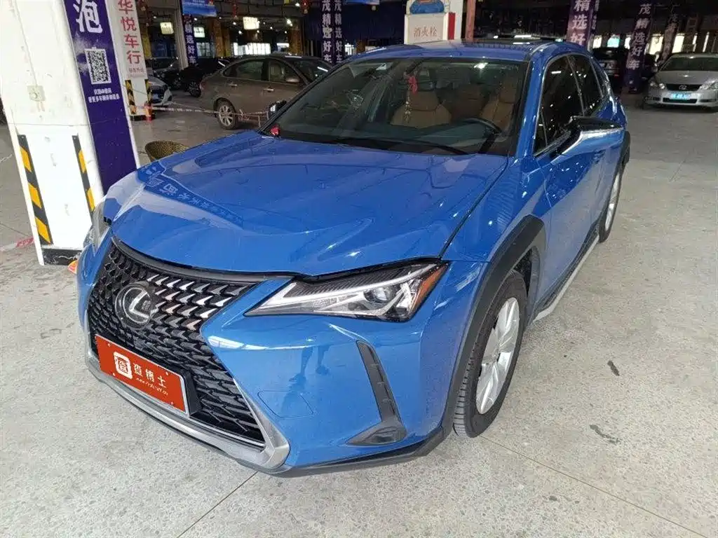 Lexus UX 2022