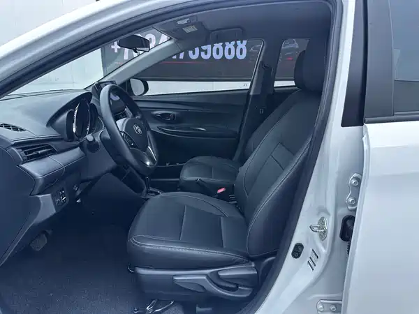 Toyota Yaris L 2022