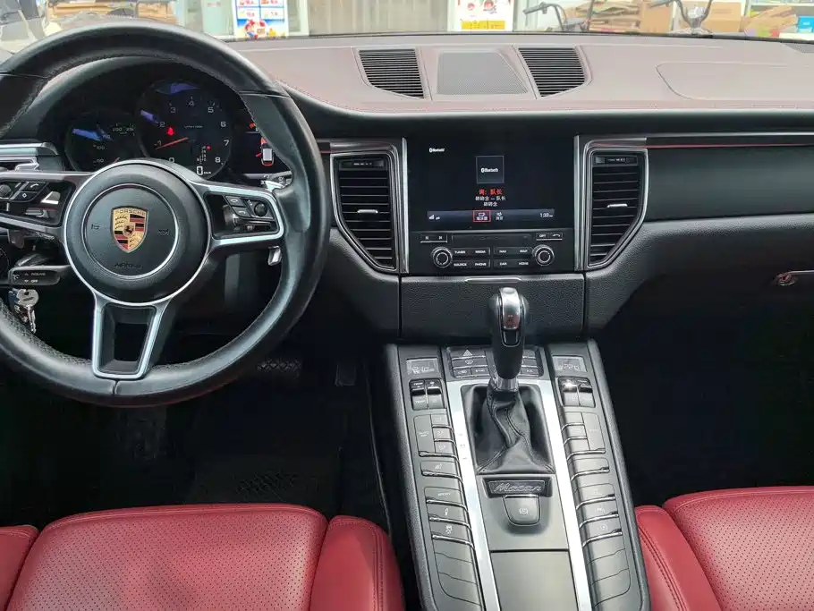Porsche Macan 2018 — фото 12
