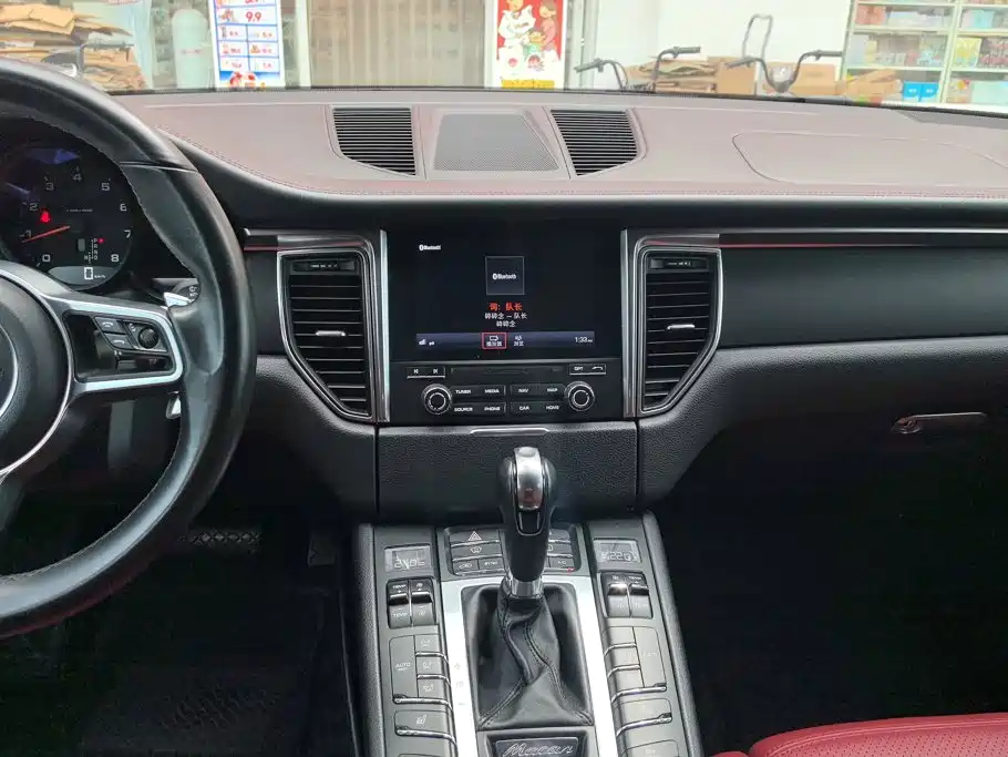 Porsche Macan 2018 — фото 13