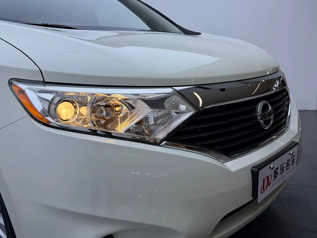 Nissan Quest 2017 — фото 33