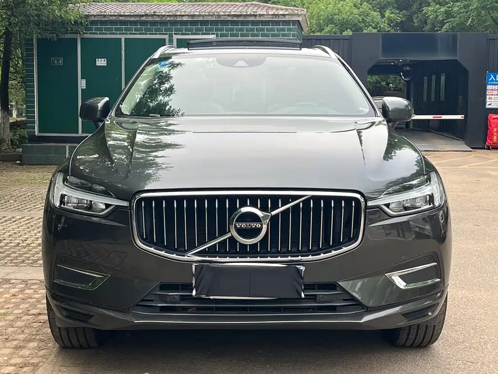 Volvo XC60 2019 — фото 2