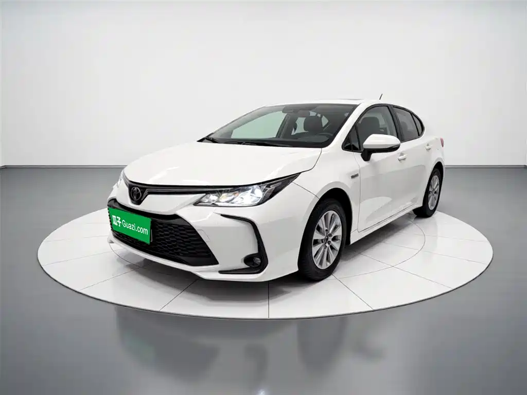 Toyota Corolla 2023 — фото 2