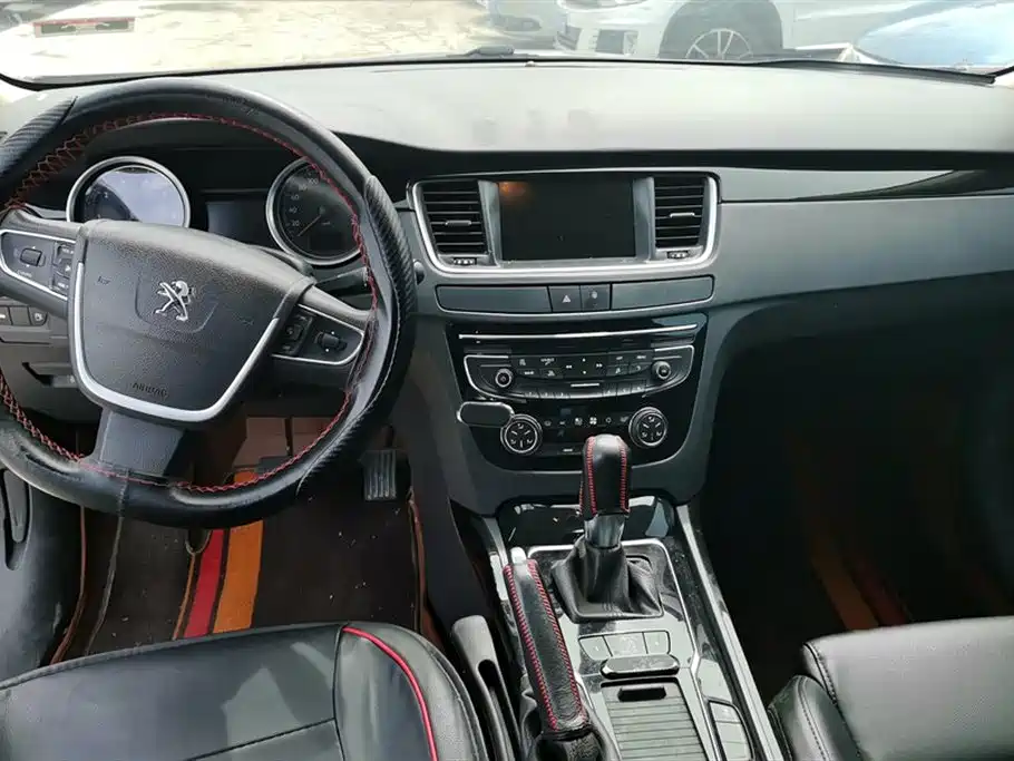 Peugeot 508 2016 — фото 12