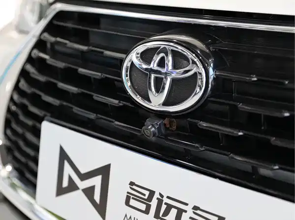 Toyota Yaris L 2023