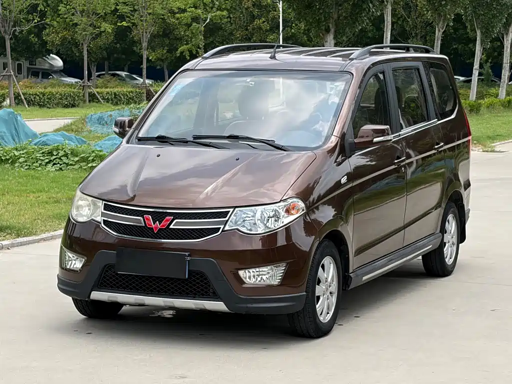 Wuling Hongguang 2015