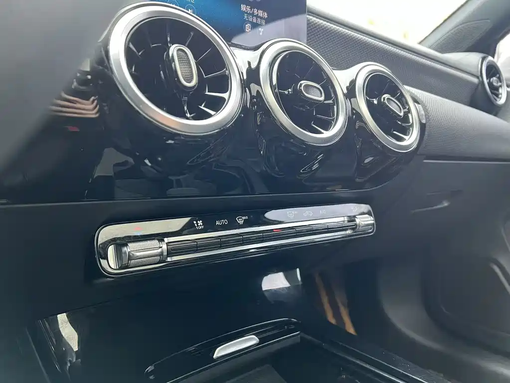 Mercedes-Benz A-Class 2021 — фото 19