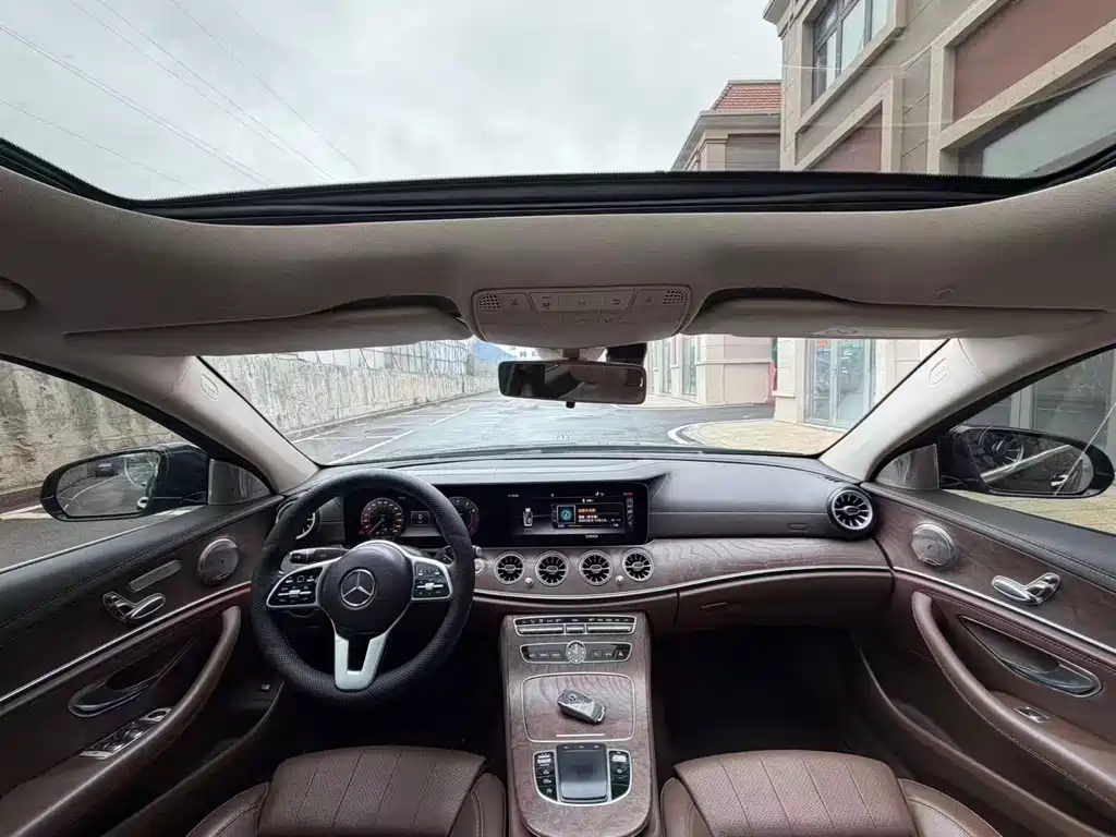 Mercedes-Benz E-Class 2019 — фото 10