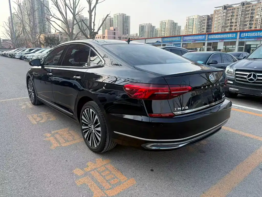 Volkswagen Passat 2019 — фото 13