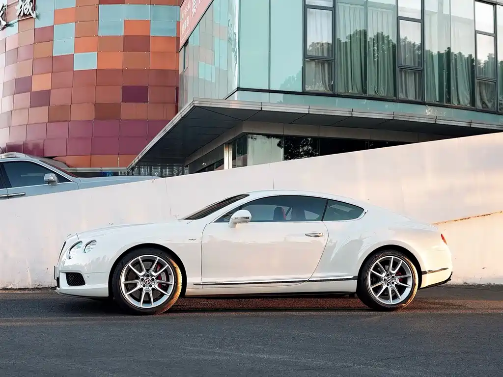 Bentley Continental 2015 — фото 2