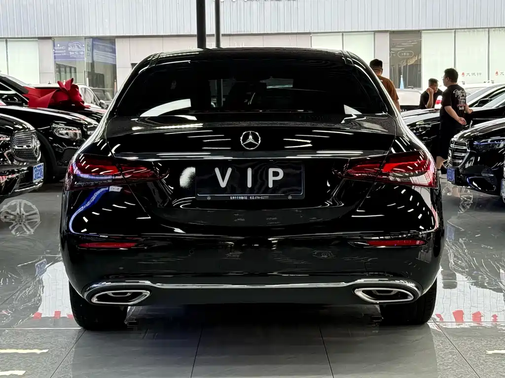 Mercedes-Benz E-Class 2023 — фото 13