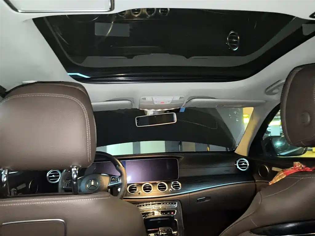 Mercedes-Benz E-Class 2018 — фото 19