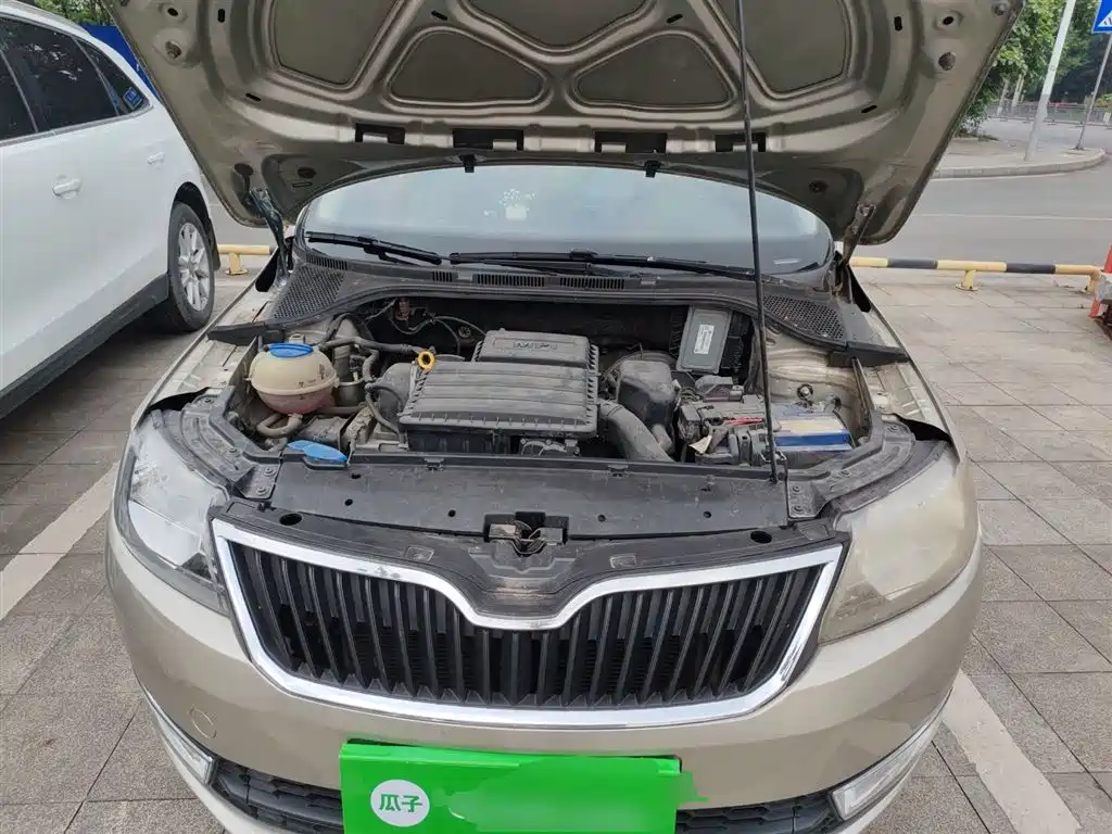 Skoda Rapid 2016 — фото 20