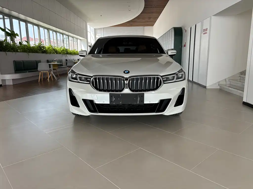 BMW 6 Series GT 2023 — фото 2