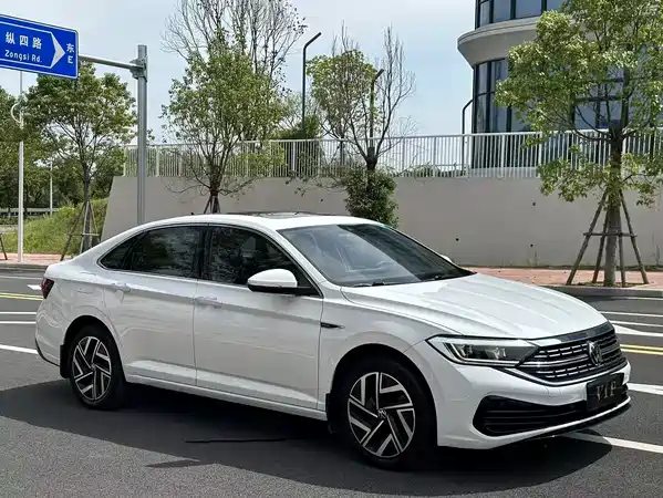 Volkswagen Sagitar 2022
