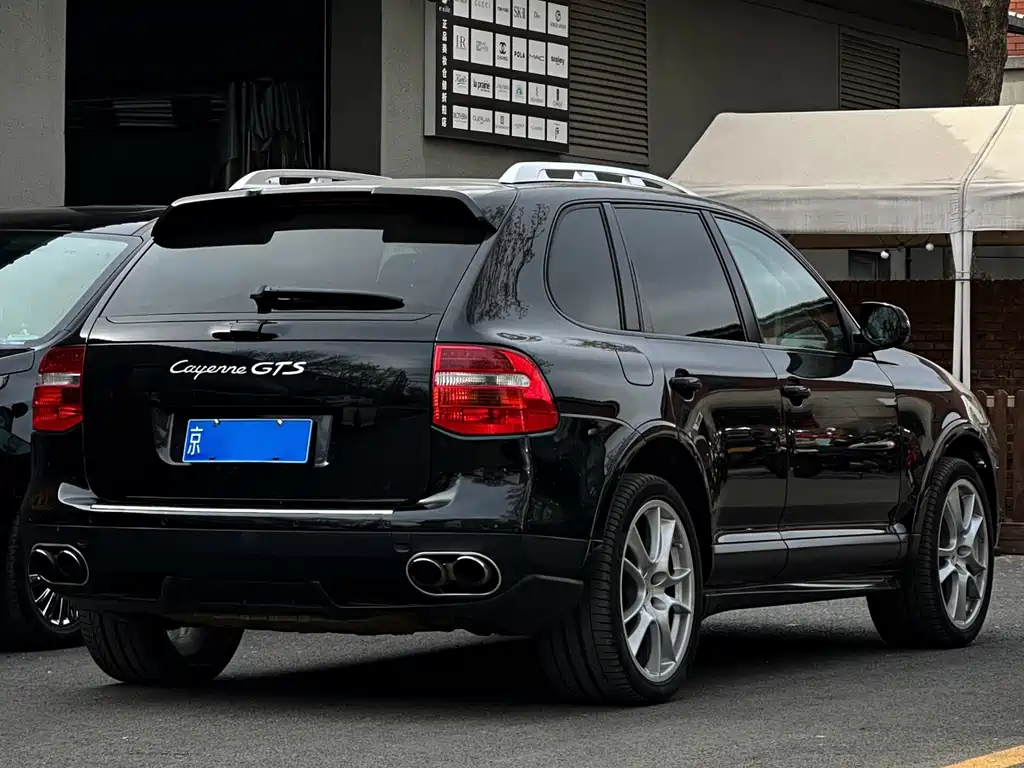 Porsche Cayenne 2010 — фото 12