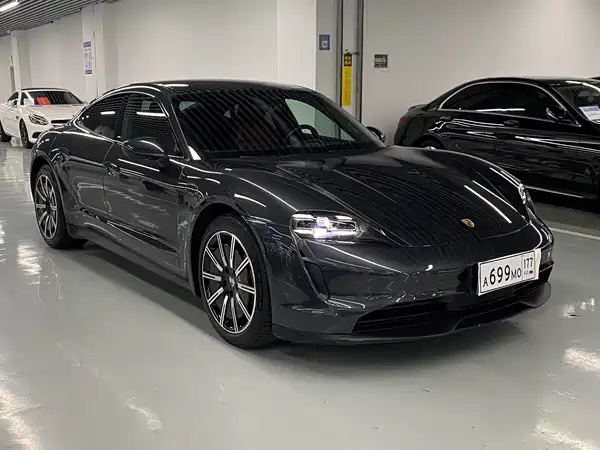 Porsche Taycan 2021