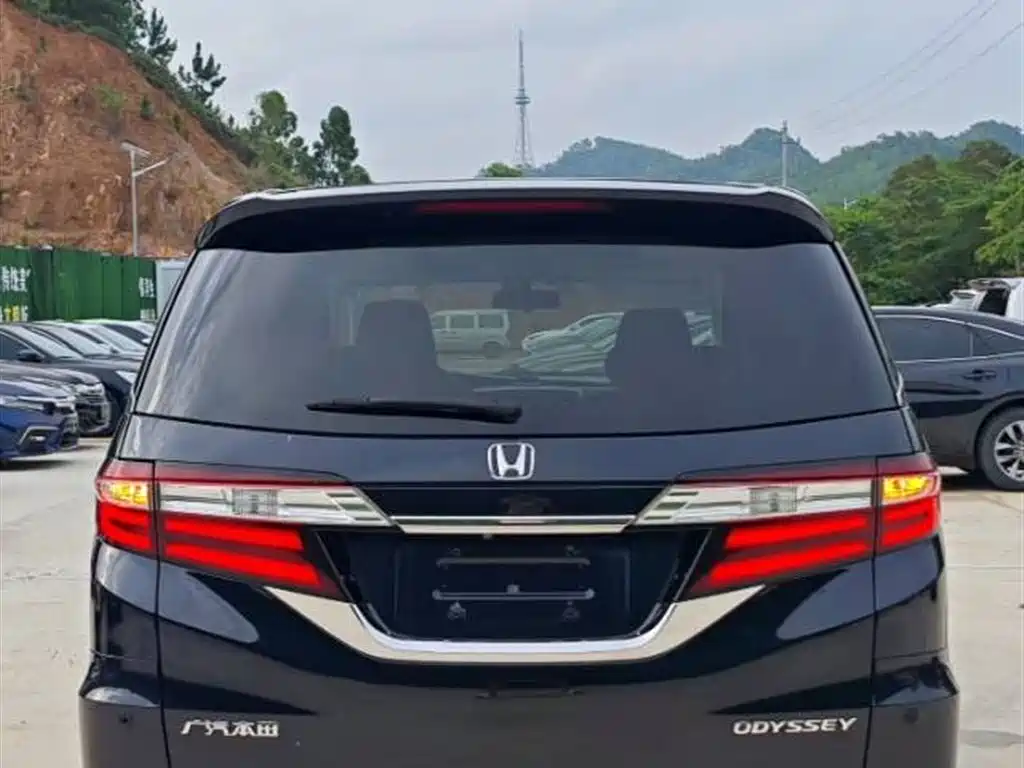 Honda Odyssey 2018 — фото 8