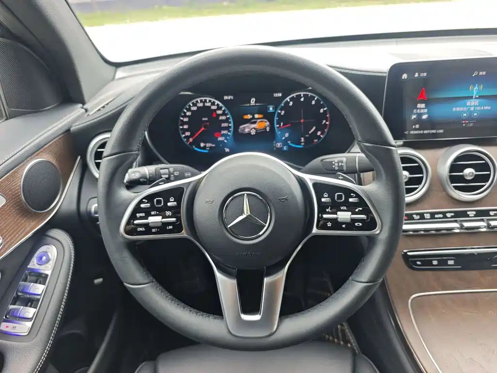 Mercedes-Benz GLC 2022 — фото 16