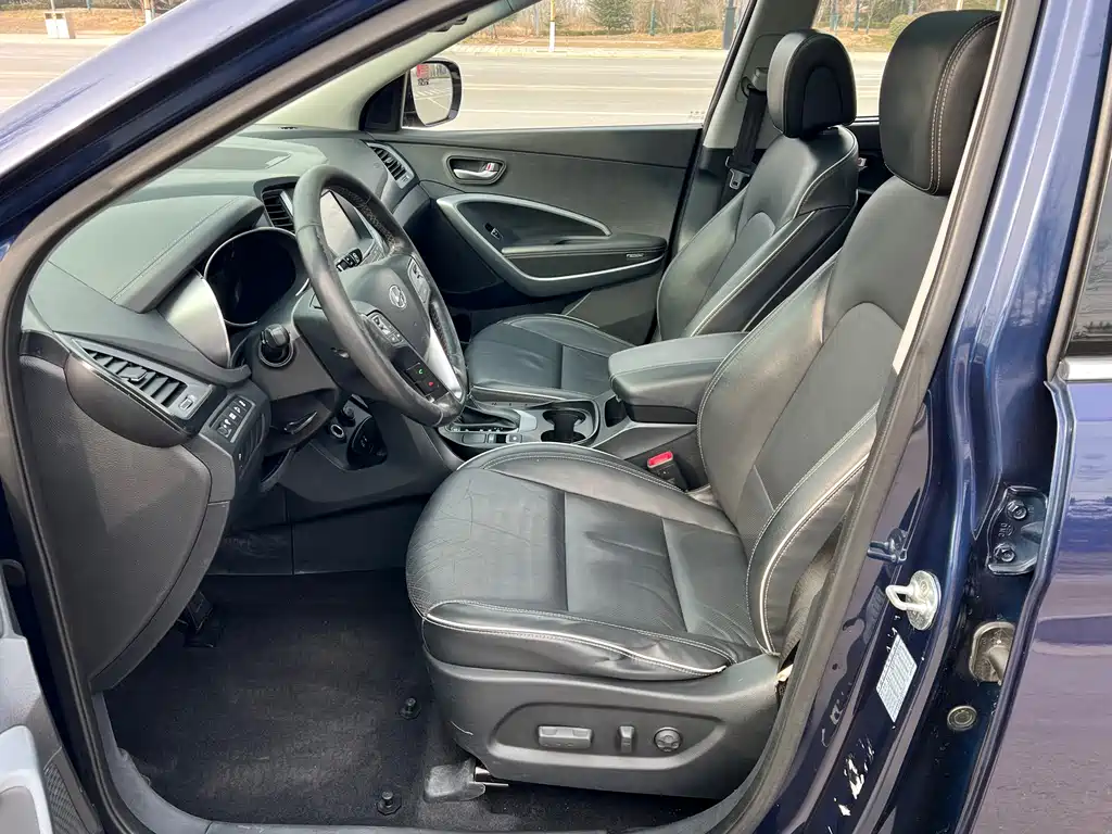 Hyundai Santa Fe 2017 — фото 10