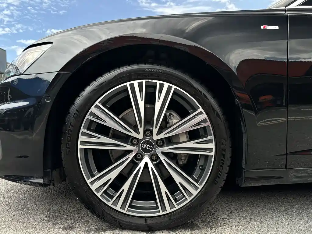Audi A6L 2022 — фото 16