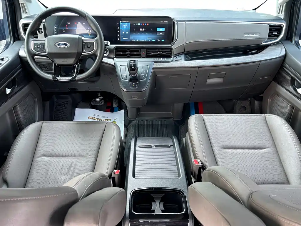 Ford Tourneo 2024 — фото 16