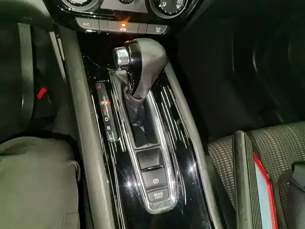 Honda Vezel 2016