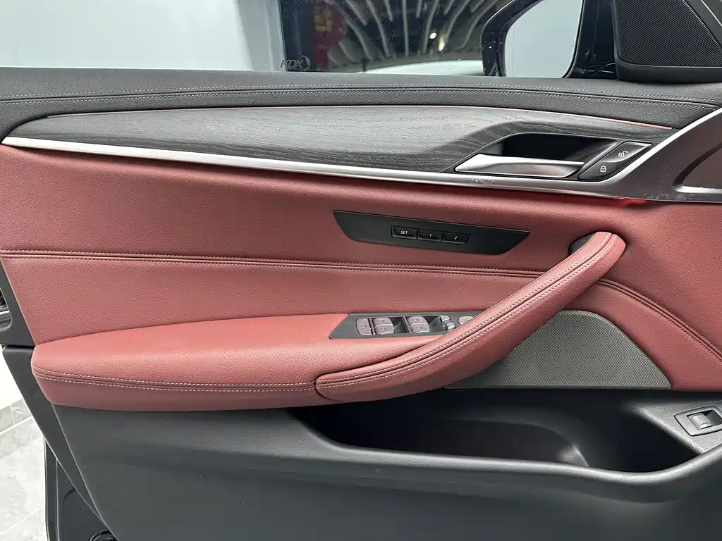 BMW 5 Series 2022 — фото 17