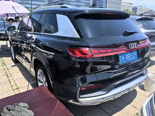 Audi Q6 2024
