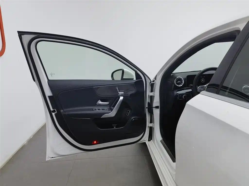 Mercedes-Benz A-Class 2020 — фото 8