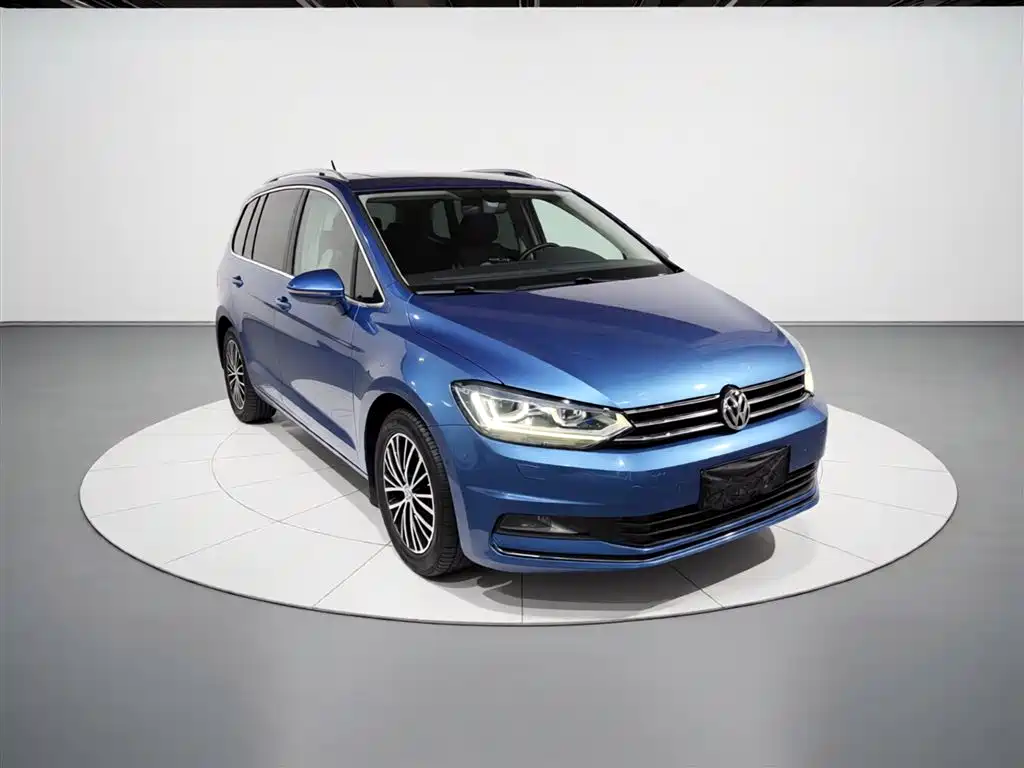 Volkswagen Touran 2017 — фото 4