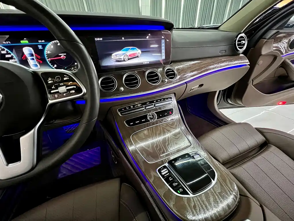 Mercedes-Benz E-Class 2020 — фото 12