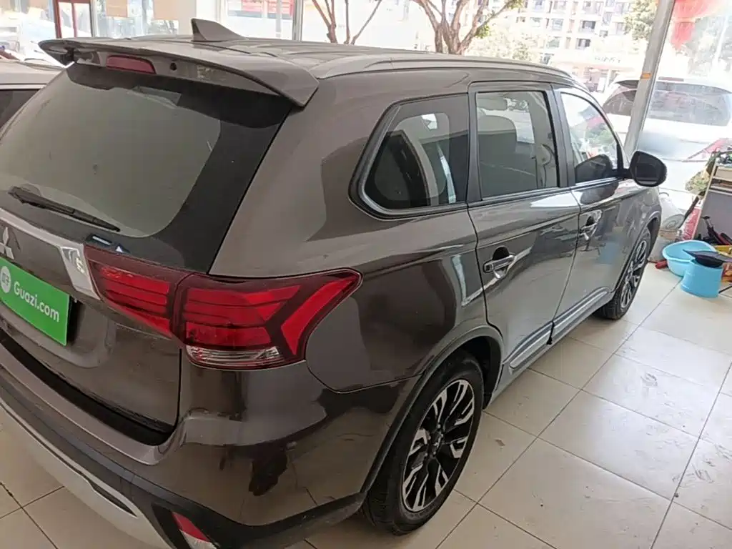 Mitsubishi Outlander 2020