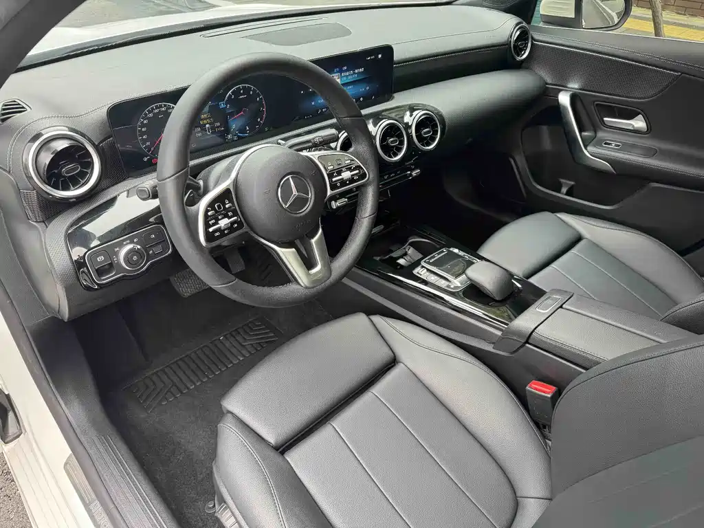 Mercedes-Benz A-Class 2021 — фото 5