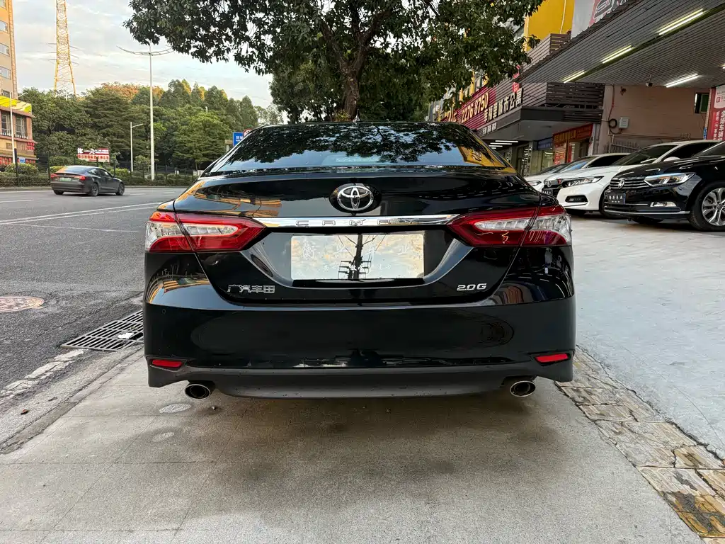 Toyota Camry 2023 — фото 11