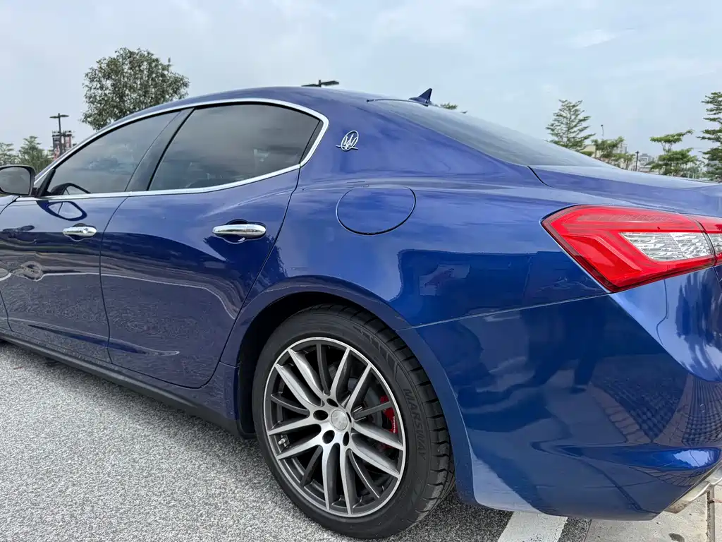 Maserati Ghibli 2018 — фото 11
