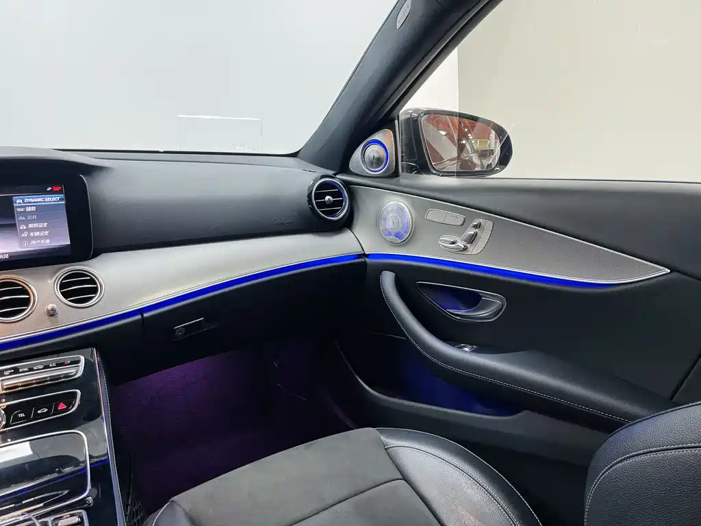 Mercedes-Benz E-Class 2018 — фото 9