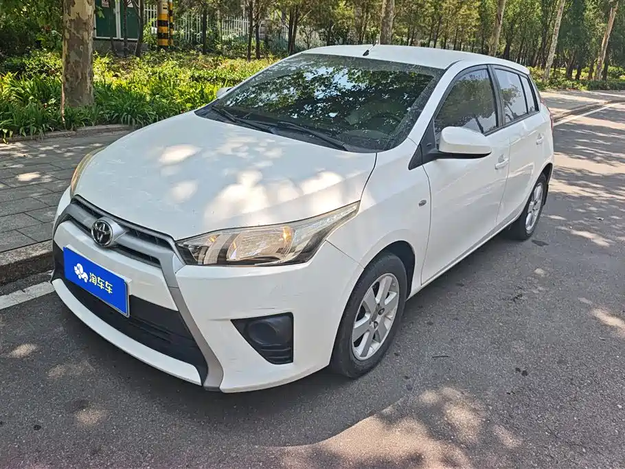 Toyota Yaris L 2015