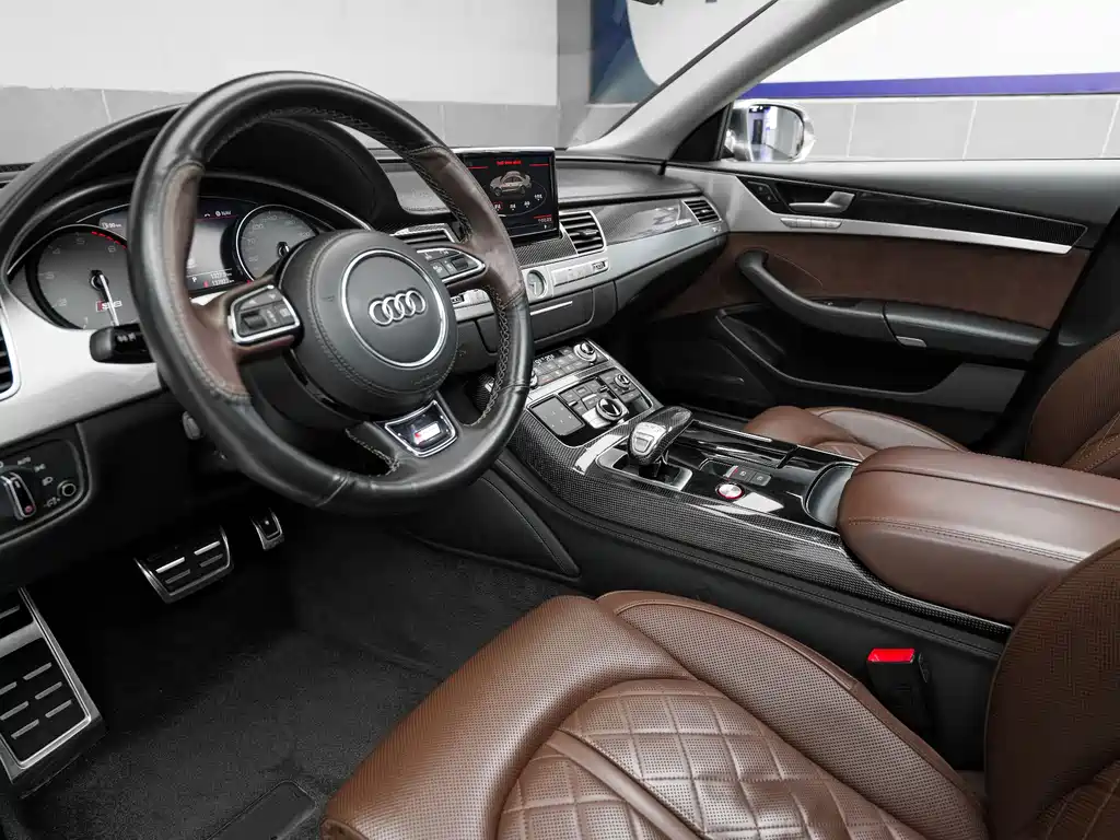 Audi S8 2014 — фото 12
