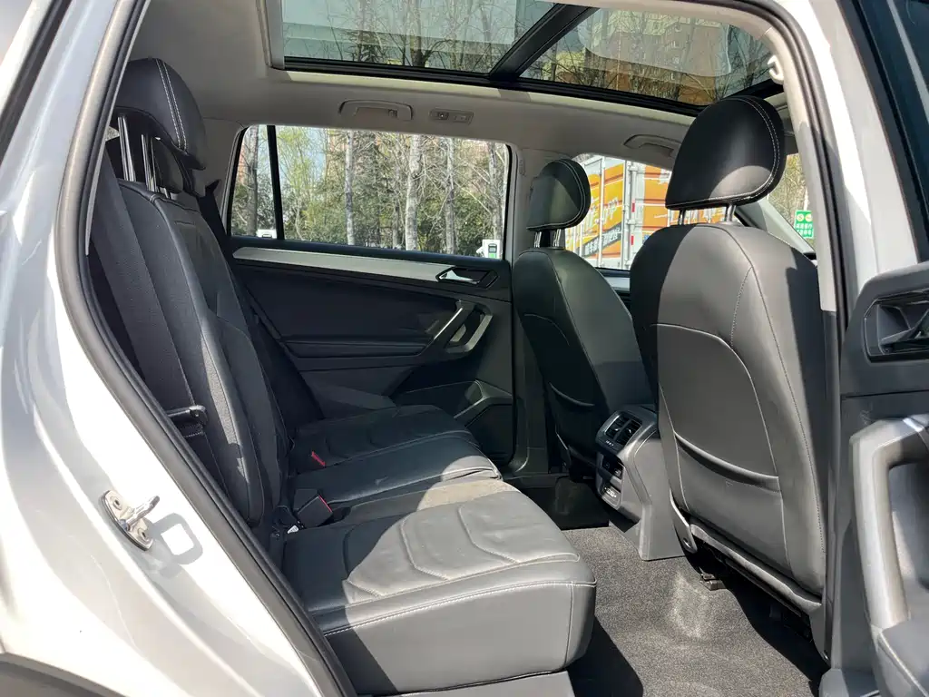 Volkswagen Tiguan L 2018 — фото 16