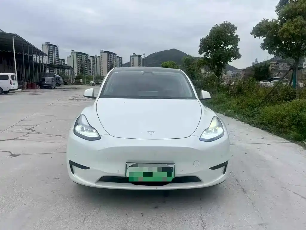 Tesla Model Y 2022 — фото 2