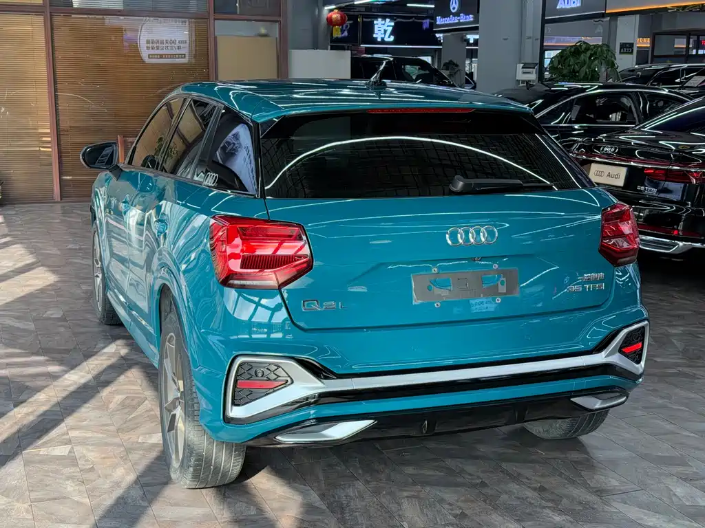 Audi Q2L 2022 — фото 6
