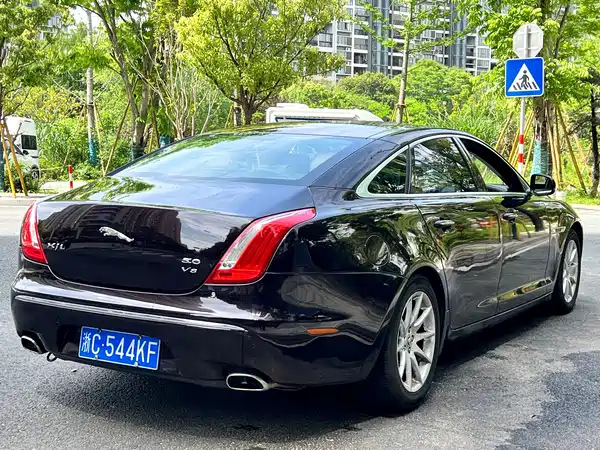 Jaguar XJ 2011