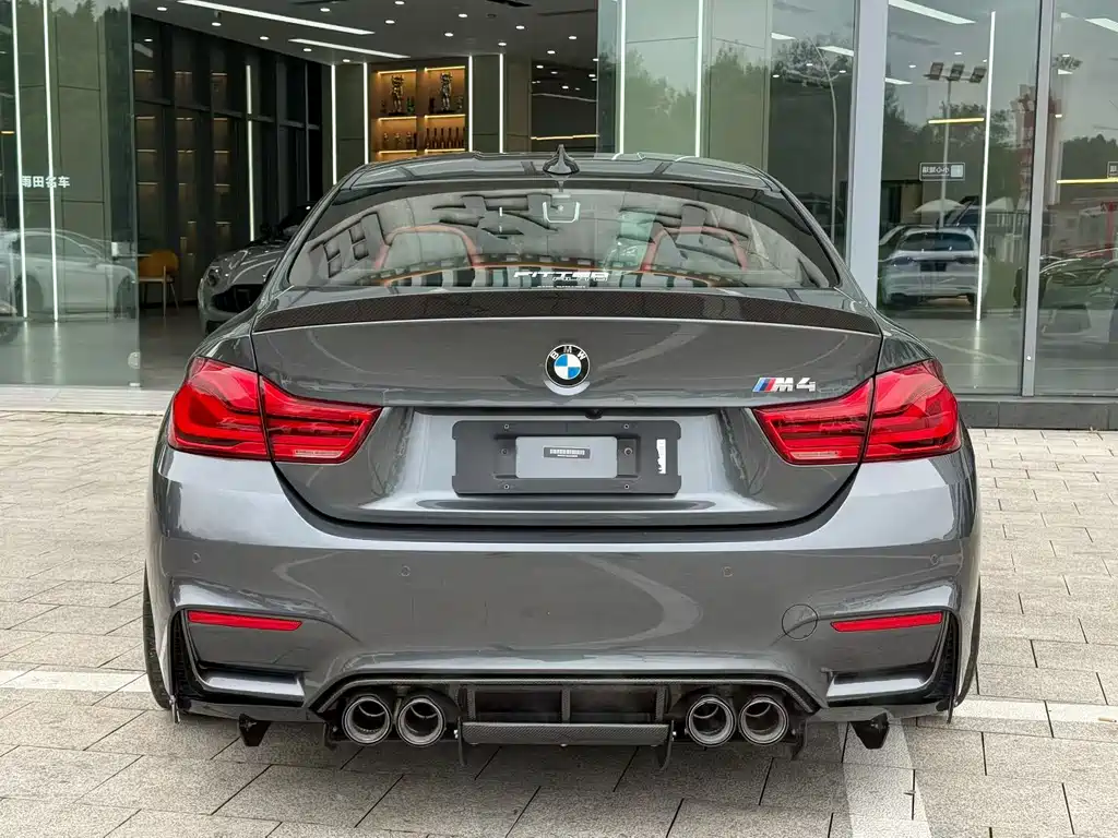 BMW M4 2018 — фото 8