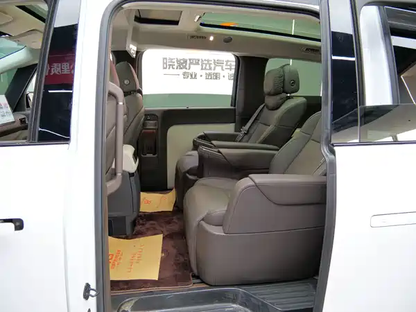 Li Auto MEGA 2024