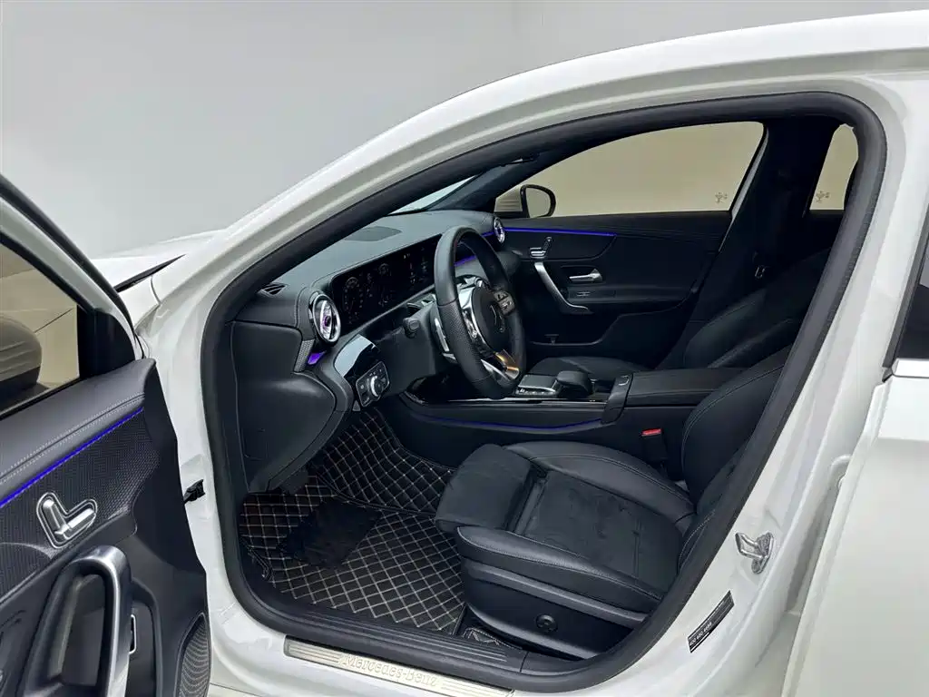 Mercedes-Benz A-Class 2022 — фото 14