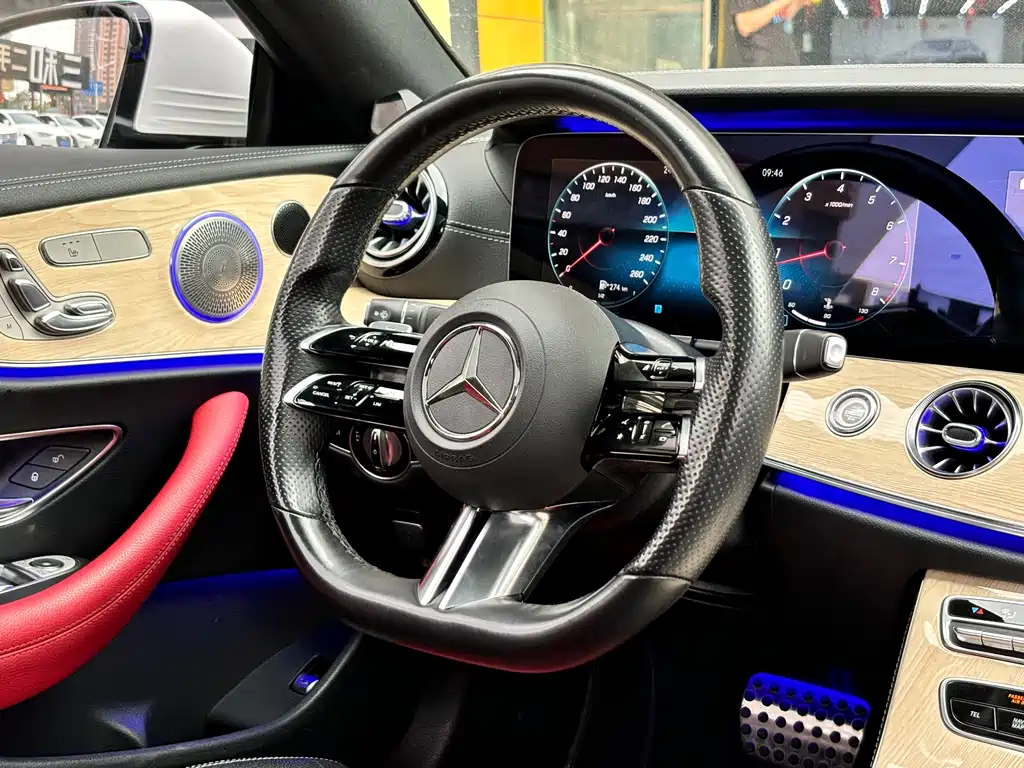 Mercedes-Benz E-Class 2022 — фото 18