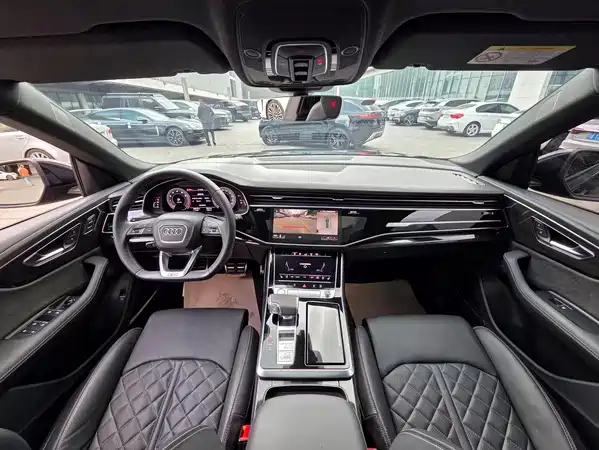Audi Q8 2020