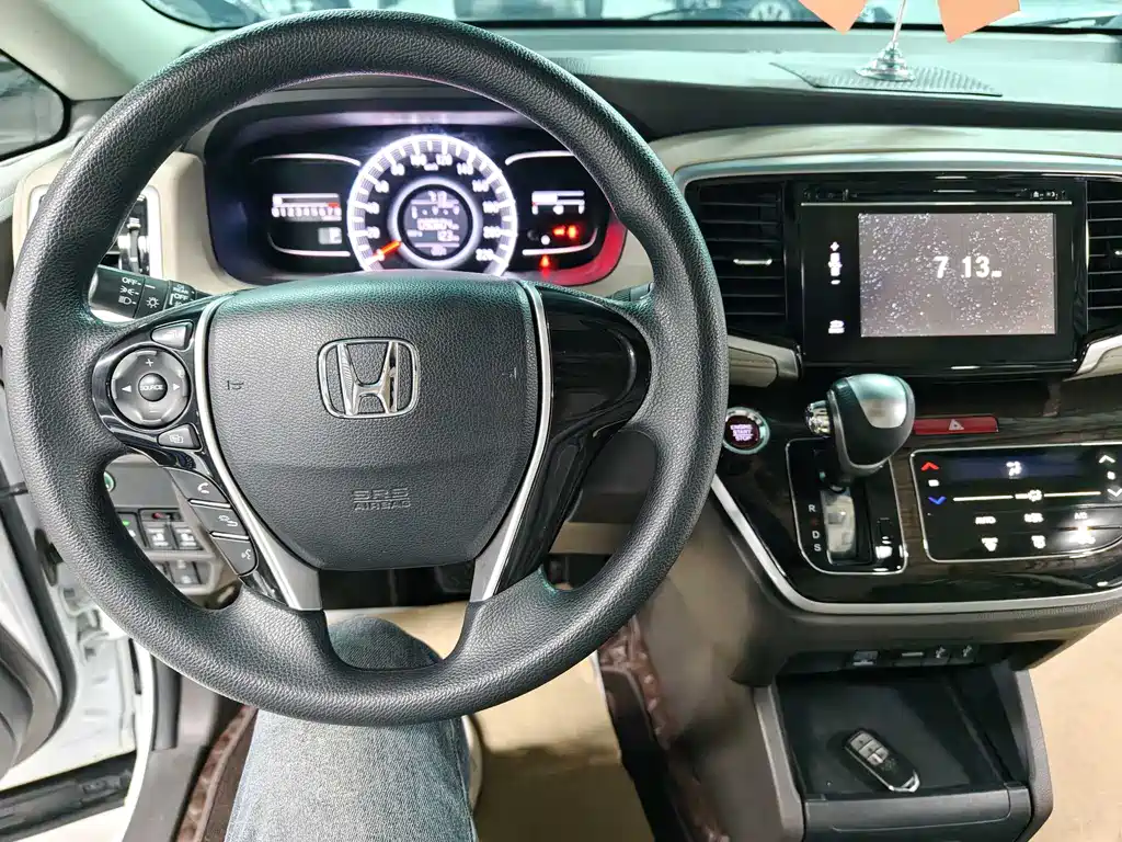 Honda Odyssey 2018 — фото 15